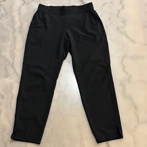 Eddie Bauer Women's Black Athletic Ankle Pants